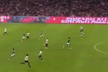 澳波队逆境坚守，教练点赞风格稳健期待反转